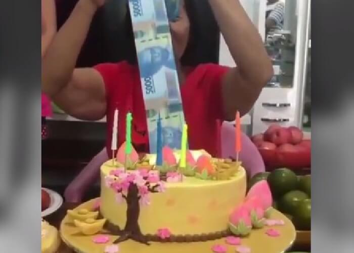Resep Money Cake Untuk Ulang Tahun Yang Lagi Viral